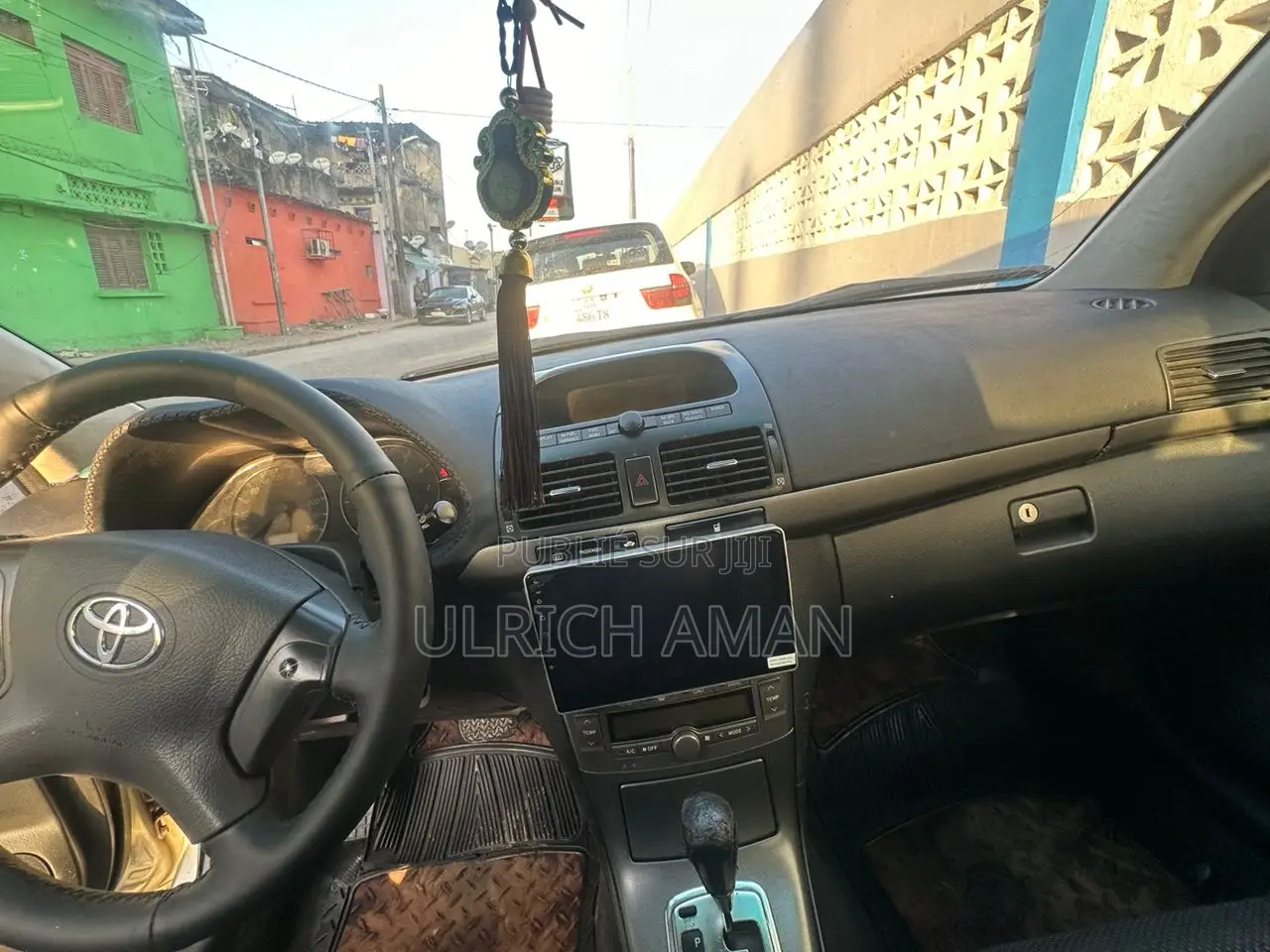 Toyota Avensis 2018 Gris