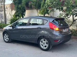 Ford Fiesta 2015 Gris