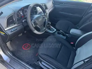 Hyundai Elantra ECO Sedan FWD (1.4L 4cyl 7A) 2017 Gris