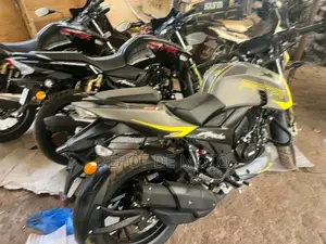 Nouveau TVS Apache 180 RTR 2025 Autre