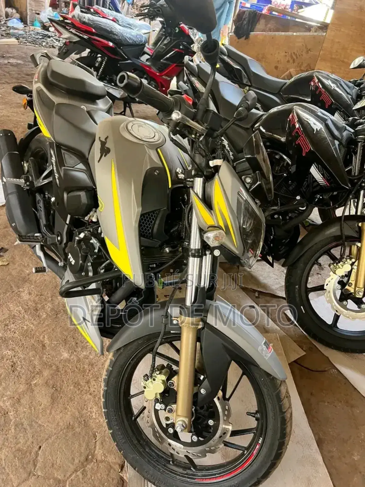 Nouveau TVS Apache 180 RTR 2025 Autre