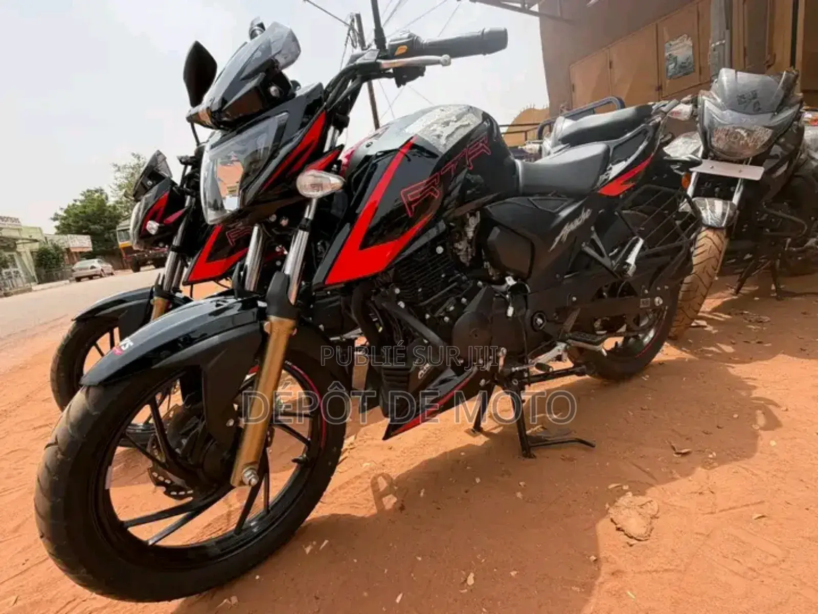 Nouveau TVS Apache 180 RTR 2025 Noir