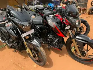 Nouveau TVS Apache 180 RTR 2025 Noir