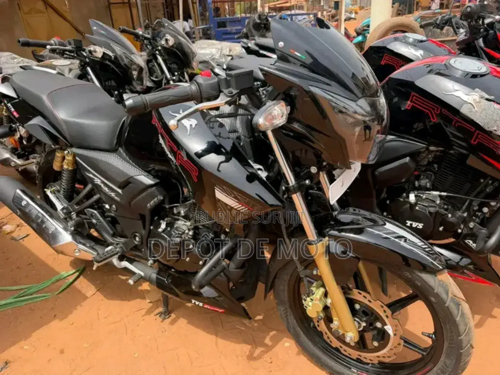 Nouveau TVS Apache 180 RTR 2025 Noir