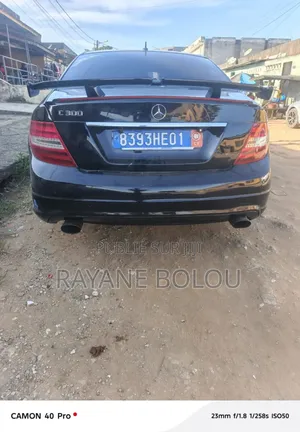 Mercedes-Benz C300 Luxury 4Matic Sedan AWD (3.0L 6cyl 7A) 2010 Noir