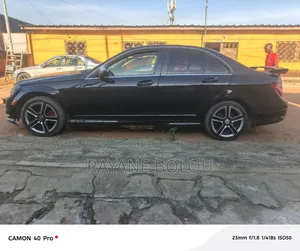 Mercedes-Benz C300 Luxury 4Matic Sedan AWD (3.0L 6cyl 7A) 2010 Noir