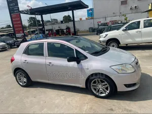 Toyota Auris 1.4 VVTi 2008 Gris