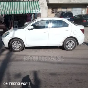 Suzuki Dzire 2022 Blanc
