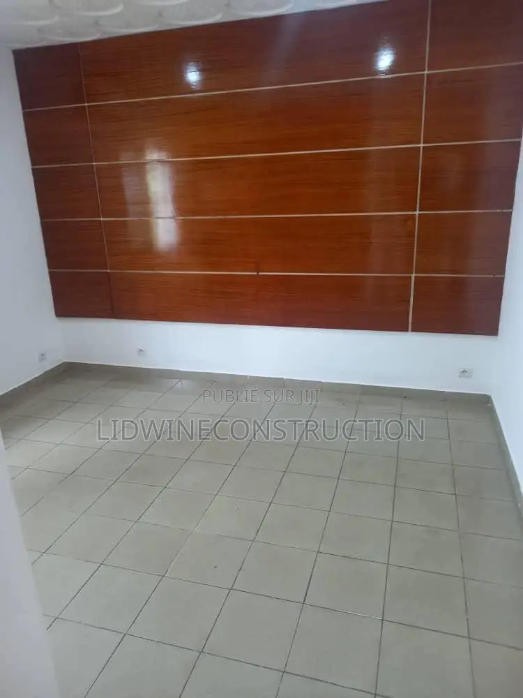 3chbre Villa dans Deux Plateaux à Vendre