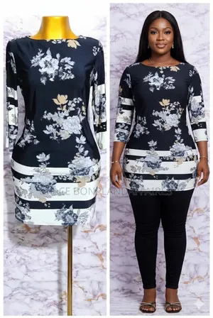 Haut Fleuri Pour Femme - Élégant Et Confortable. Solde : 1500fcfa