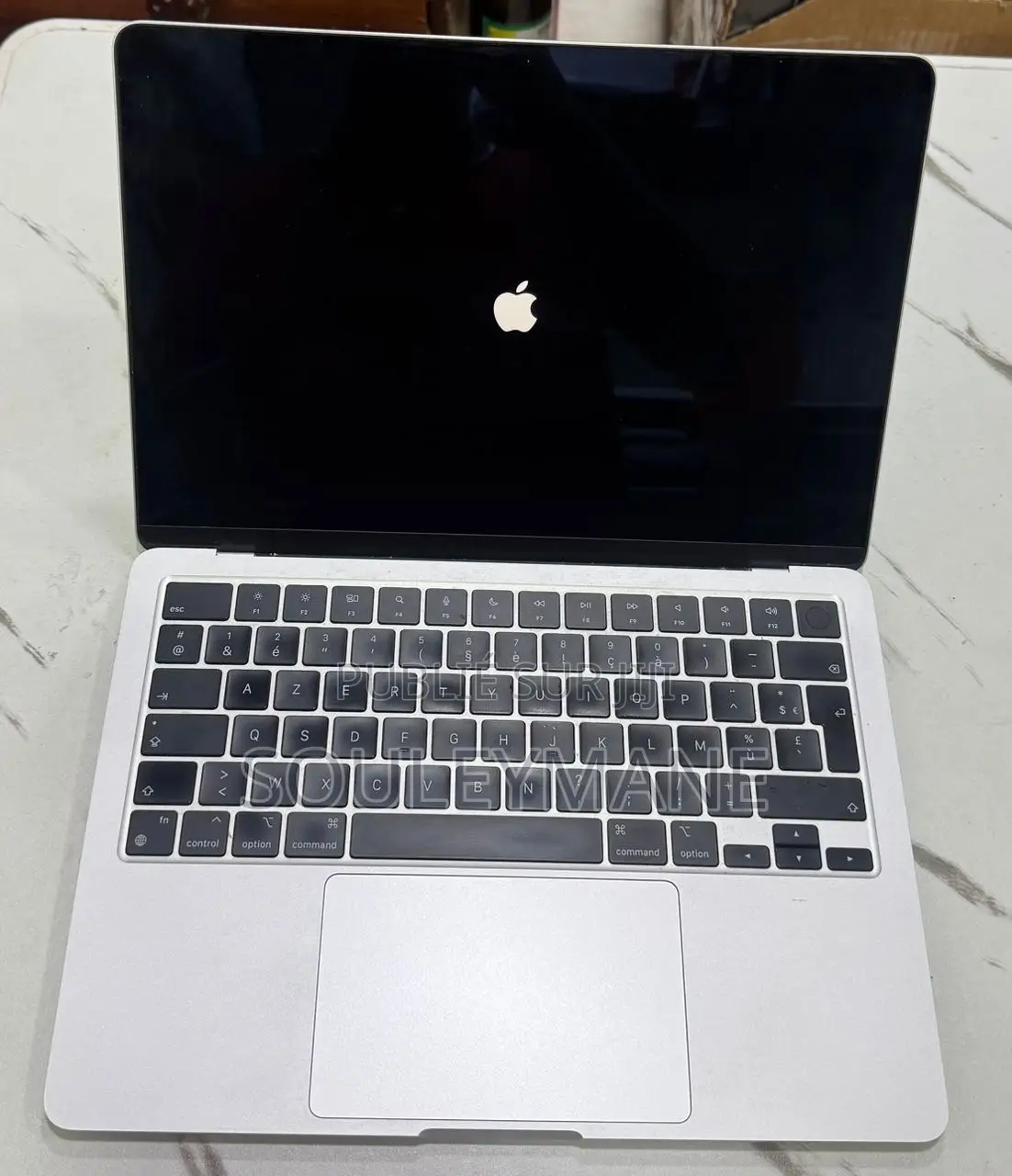 Apple MacBook Air 2024 M3 13-inch 16GB Apple M3 SSD 256GB