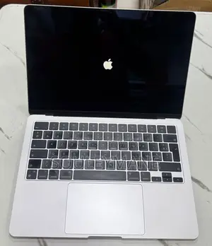 Apple MacBook Air 2024 M3 13-inch 16GB Apple M3 SSD 256GB