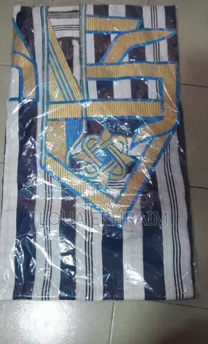 Boubou Et Pagne Traditionnel