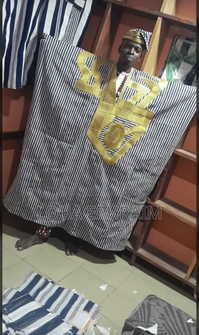 Boubou Et Pagne Traditionnel