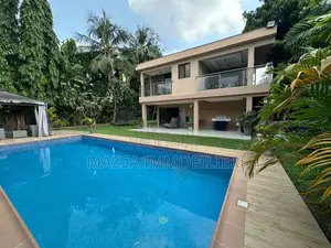 4chbre Villa dans Massa Immobilier, Cocody à Louer