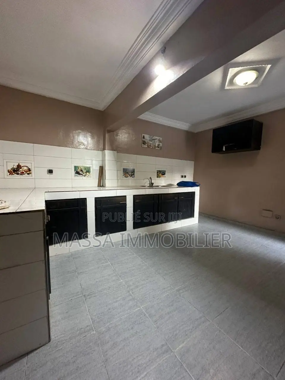 5chbre Villa dans Massa Immobilier, Cocody à Louer