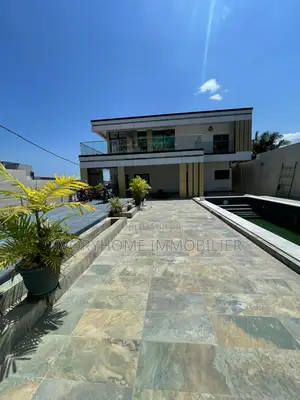 5chbre Duplex dans Cocody à Vendre