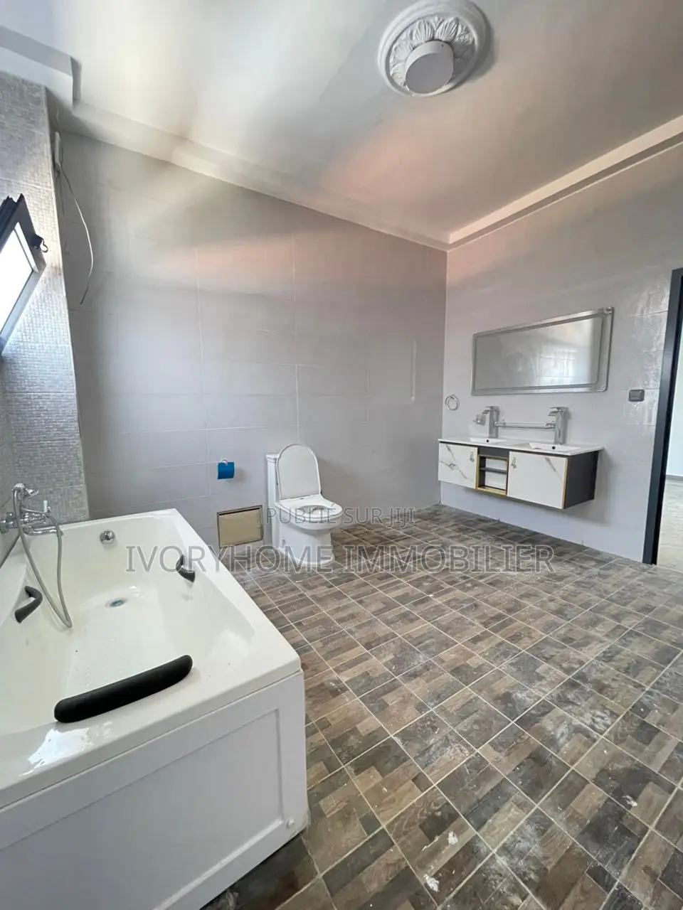 5chbre Duplex dans Cocody à Vendre