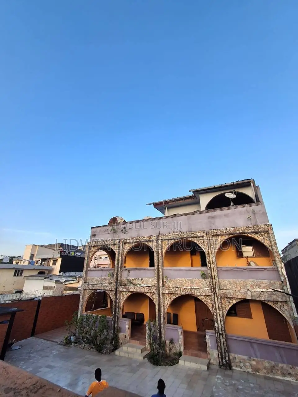 12chbre Duplex dans Cocody à Vendre