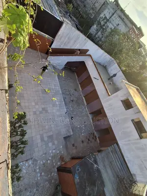 12chbre Duplex dans Cocody à Vendre