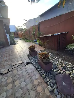 12chbre Duplex dans Cocody à Vendre