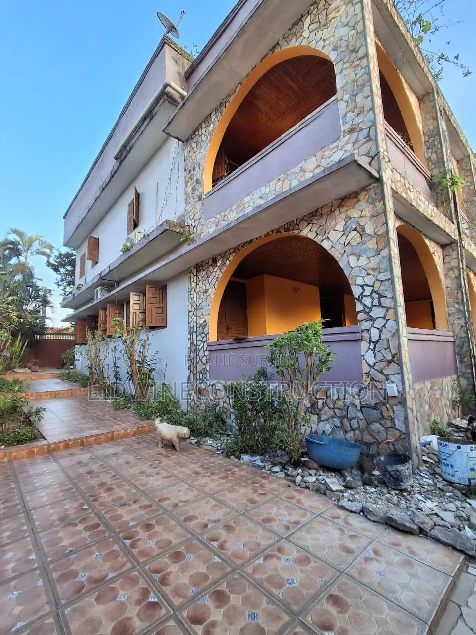 12chbre Duplex dans Cocody à Vendre