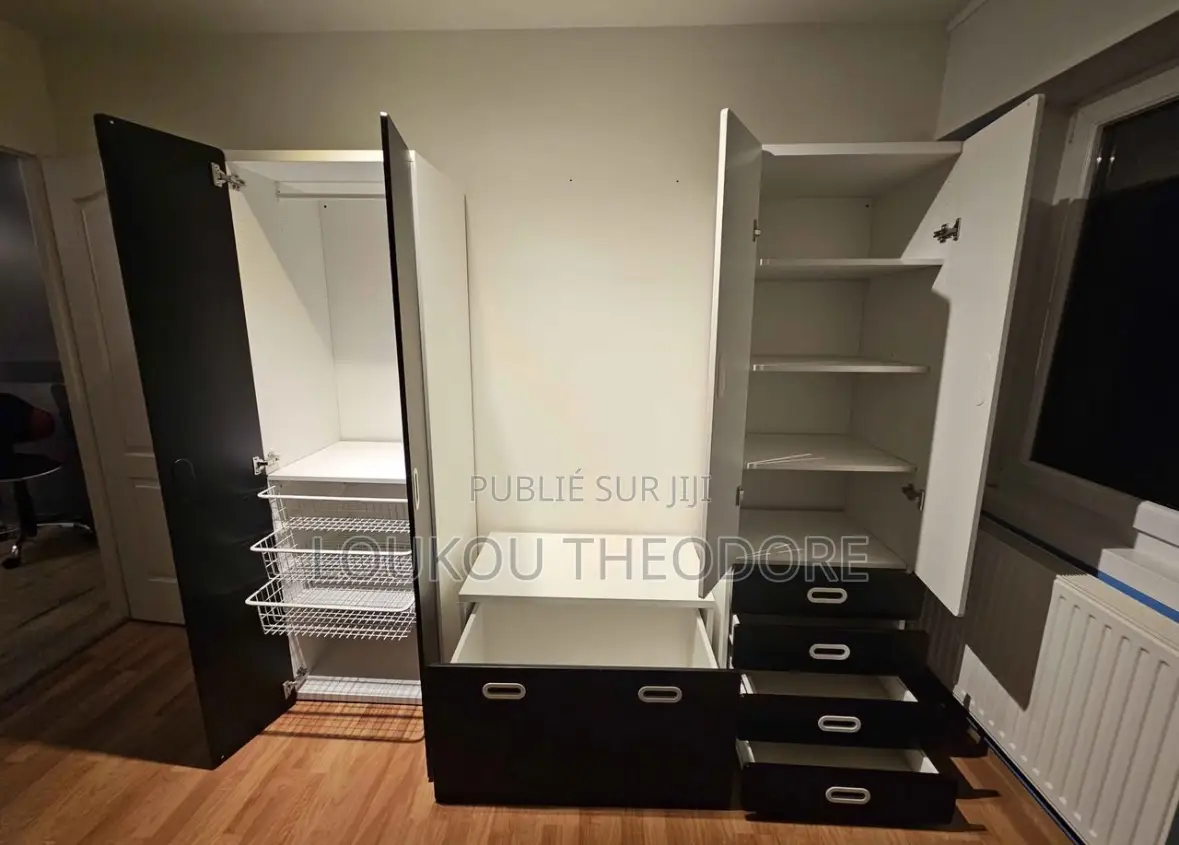 Ensemble Meuble Chambre 2 Armoires, 1 Coffre, 1 Caisson De Bureau