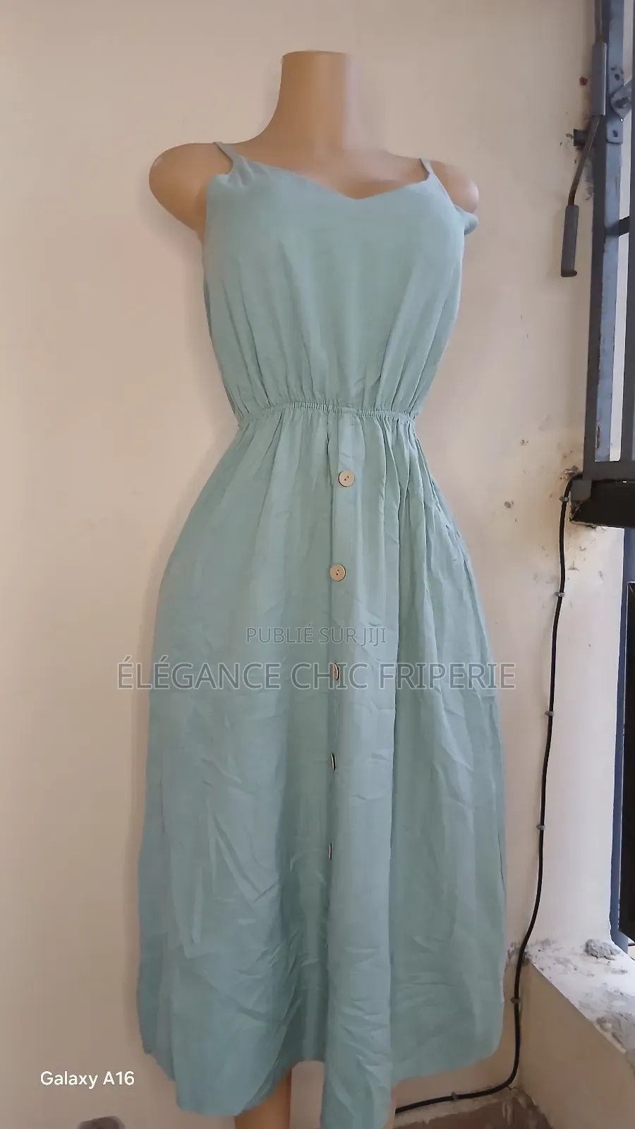 Belle Robe Disponible