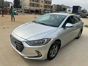 Hyundai Elantra Limited 2018 Gris