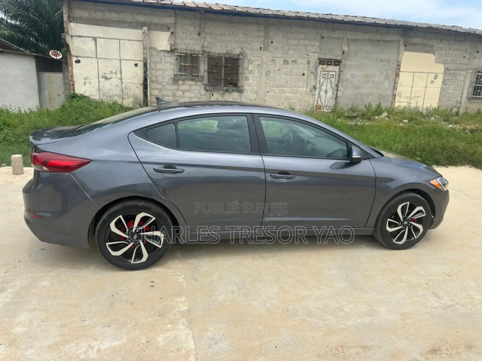 Hyundai Elantra Limited Sedan FWD (2.0L 4cyl 6A) 2017 Argenté