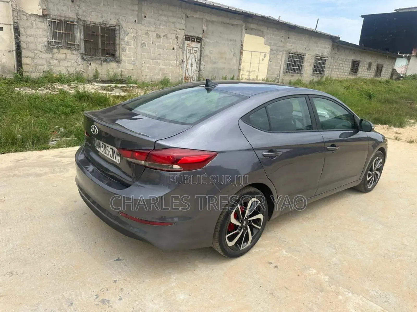 Hyundai Elantra Limited Sedan FWD (2.0L 4cyl 6A) 2017 Argenté