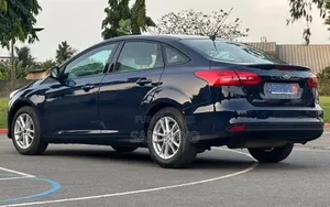 Ford Focus 2015 Bleu