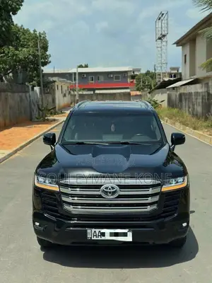 Toyota Land Cruiser 2022 Noir