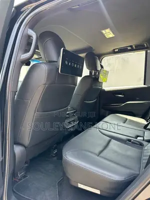 Toyota Land Cruiser 2022 Noir