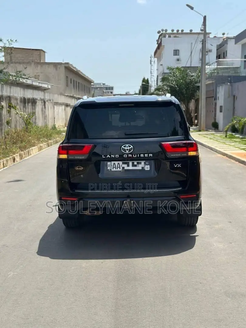 Toyota Land Cruiser 2022 Noir
