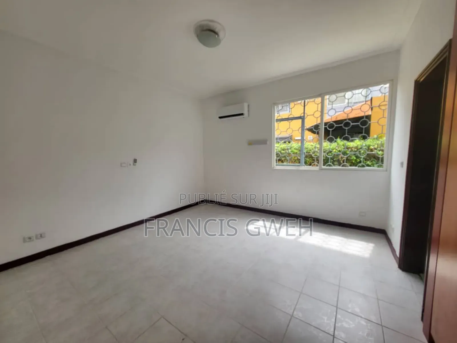 4chbre Duplex dans Francis Gweh, Cocody à Louer