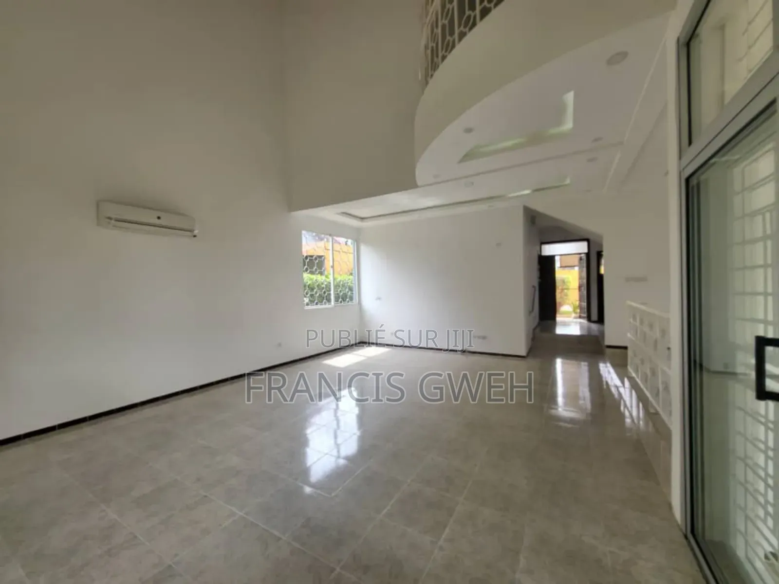 4chbre Duplex dans Francis Gweh, Cocody à Louer