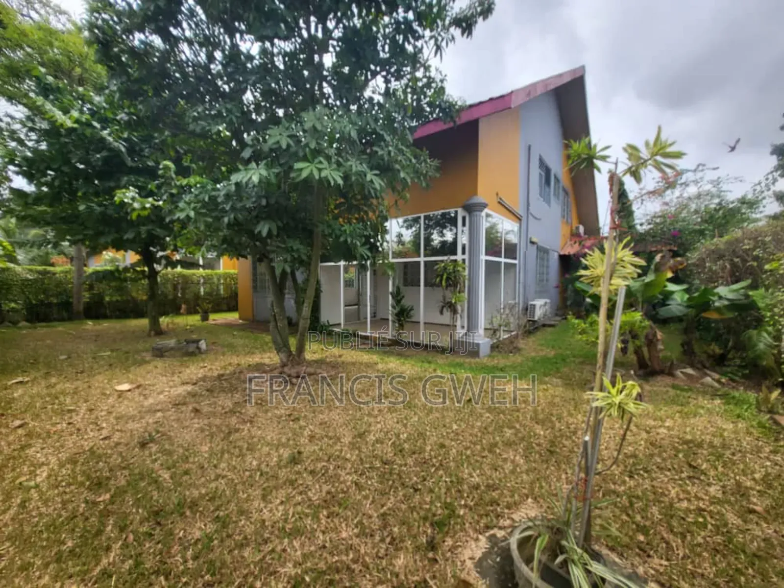 4chbre Duplex dans Francis Gweh, Cocody à Louer