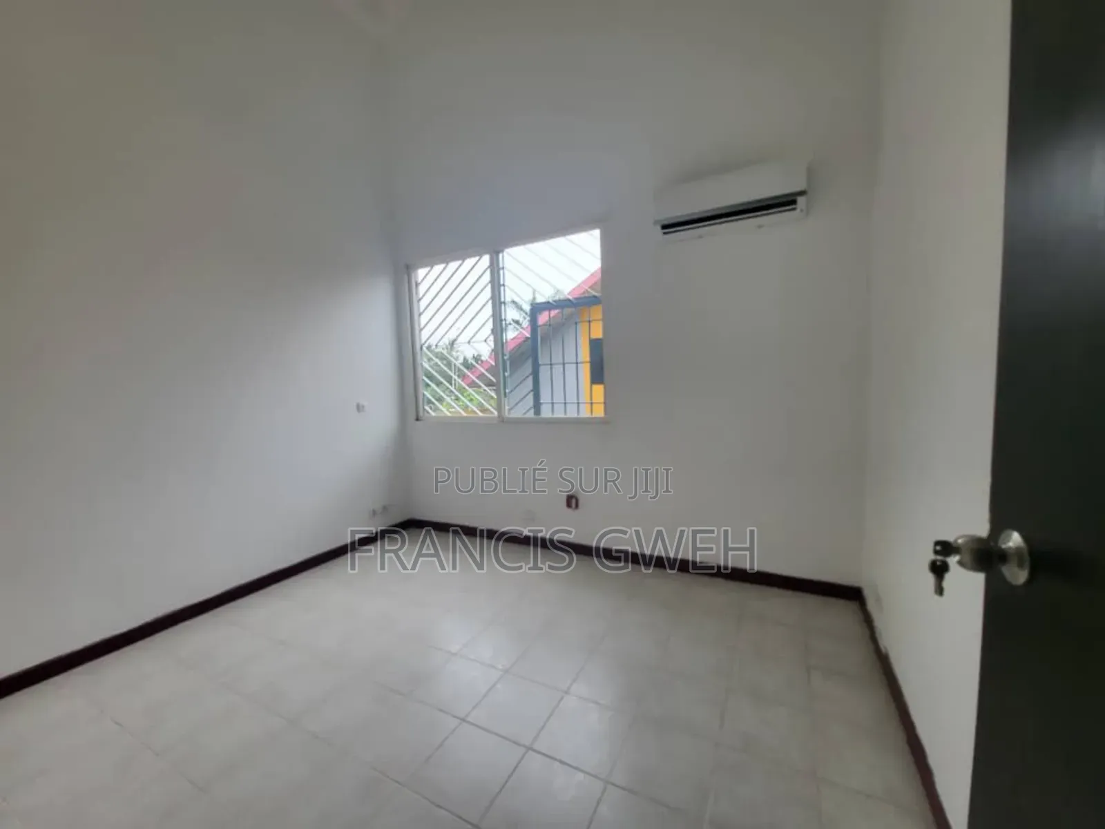 4chbre Duplex dans Francis Gweh, Cocody à Louer