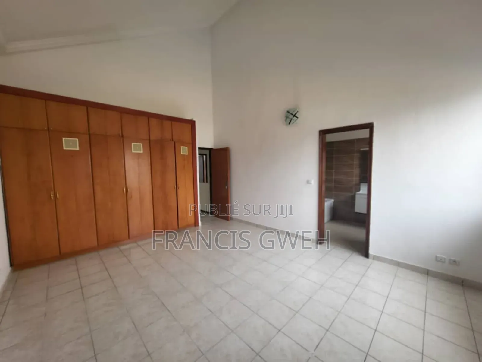 4chbre Duplex dans Francis Gweh, Cocody à Louer