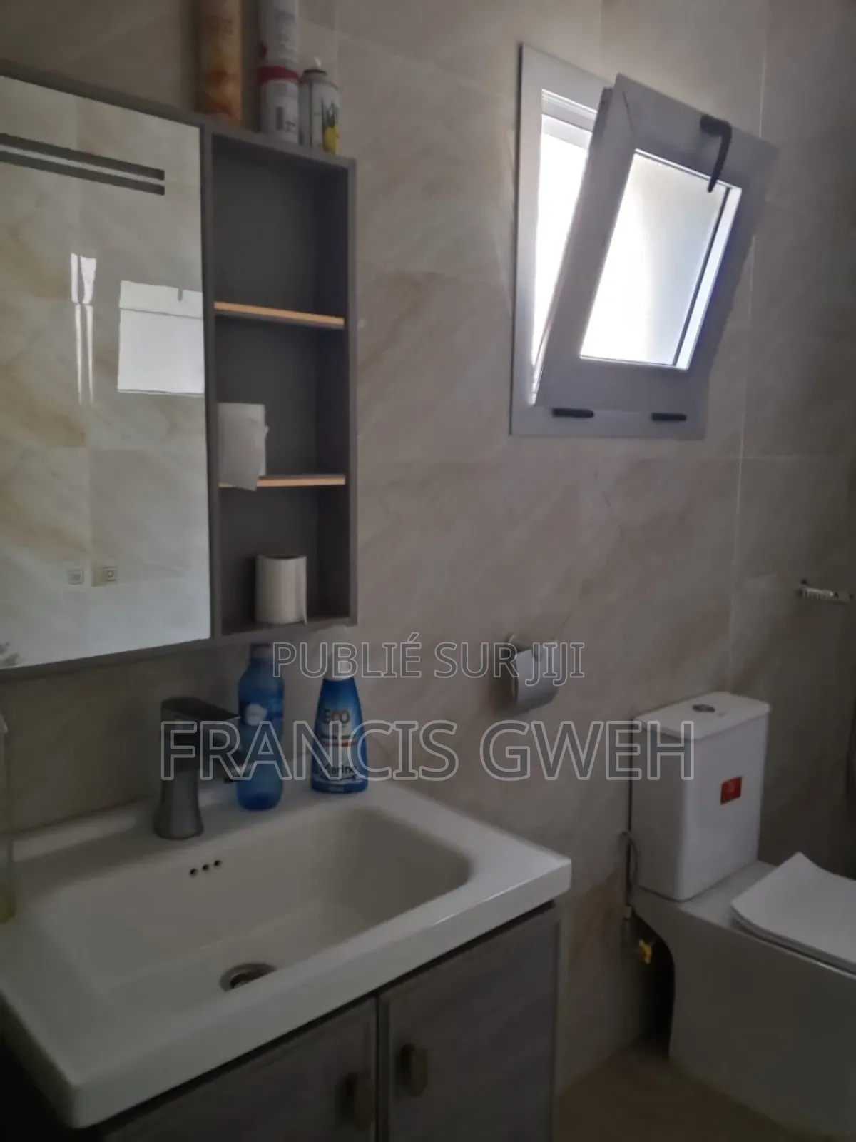 3chbre Duplex dans Francis Gweh, Cocody à Louer