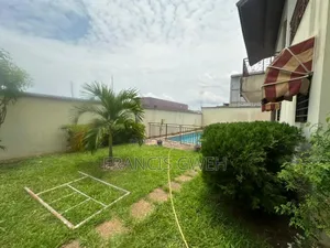 4chbre Duplex dans Francis Gweh, Cocody à Louer