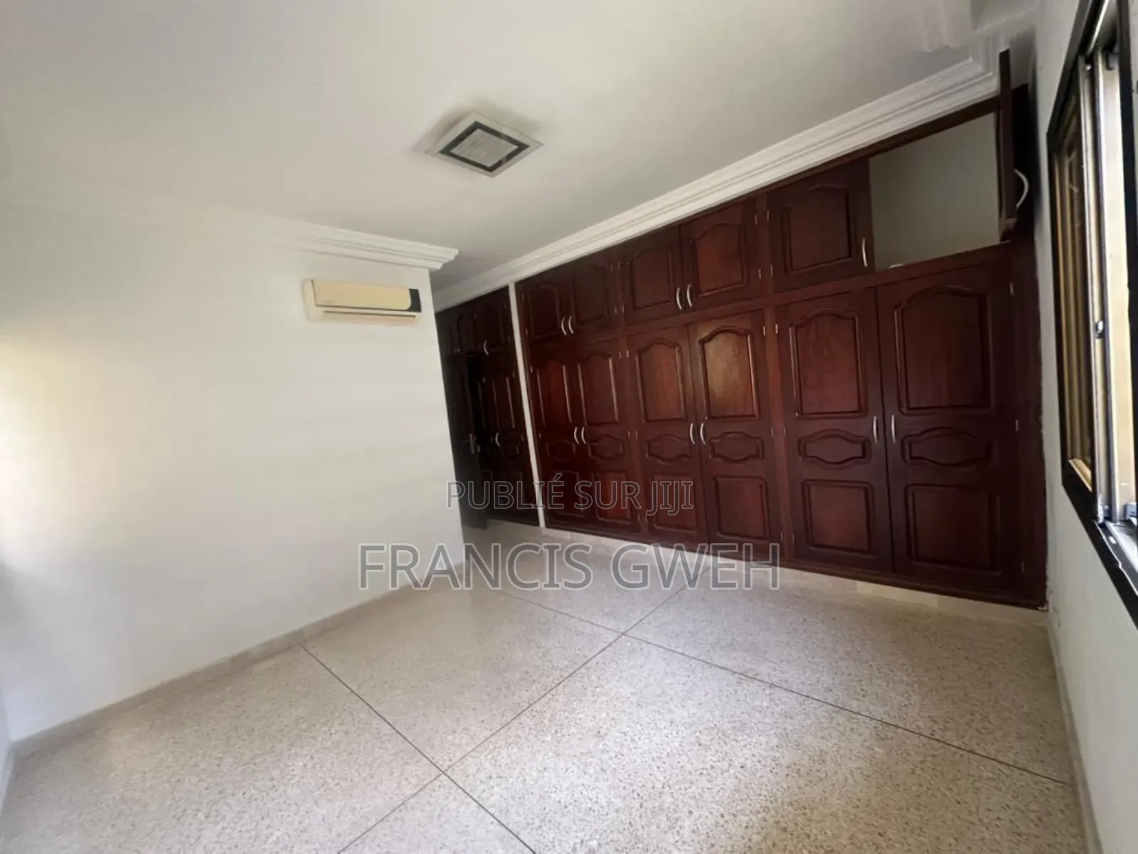 4chbre Duplex dans Francis Gweh, Cocody à Louer