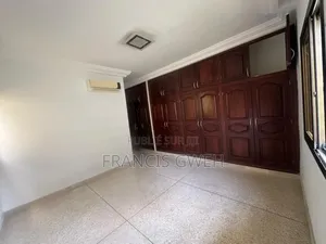 4chbre Duplex dans Francis Gweh, Cocody à Louer
