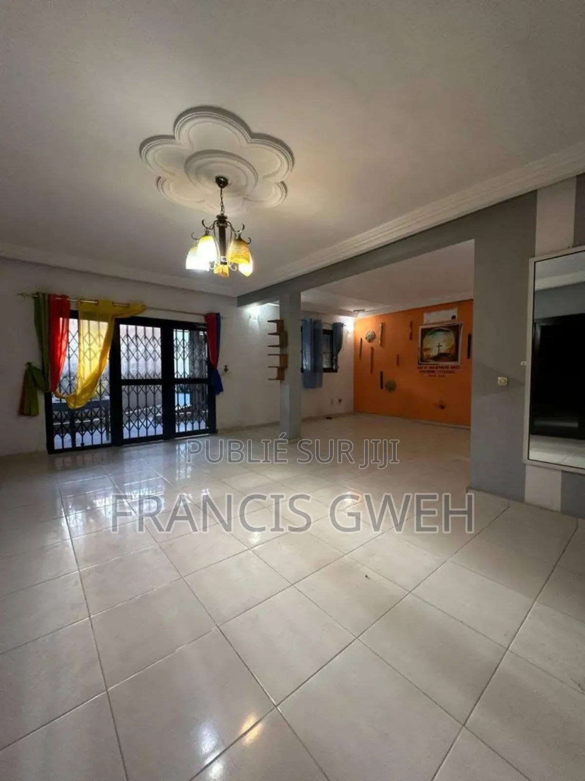 5chbre Duplex dans Francis Gweh, Cocody à Louer