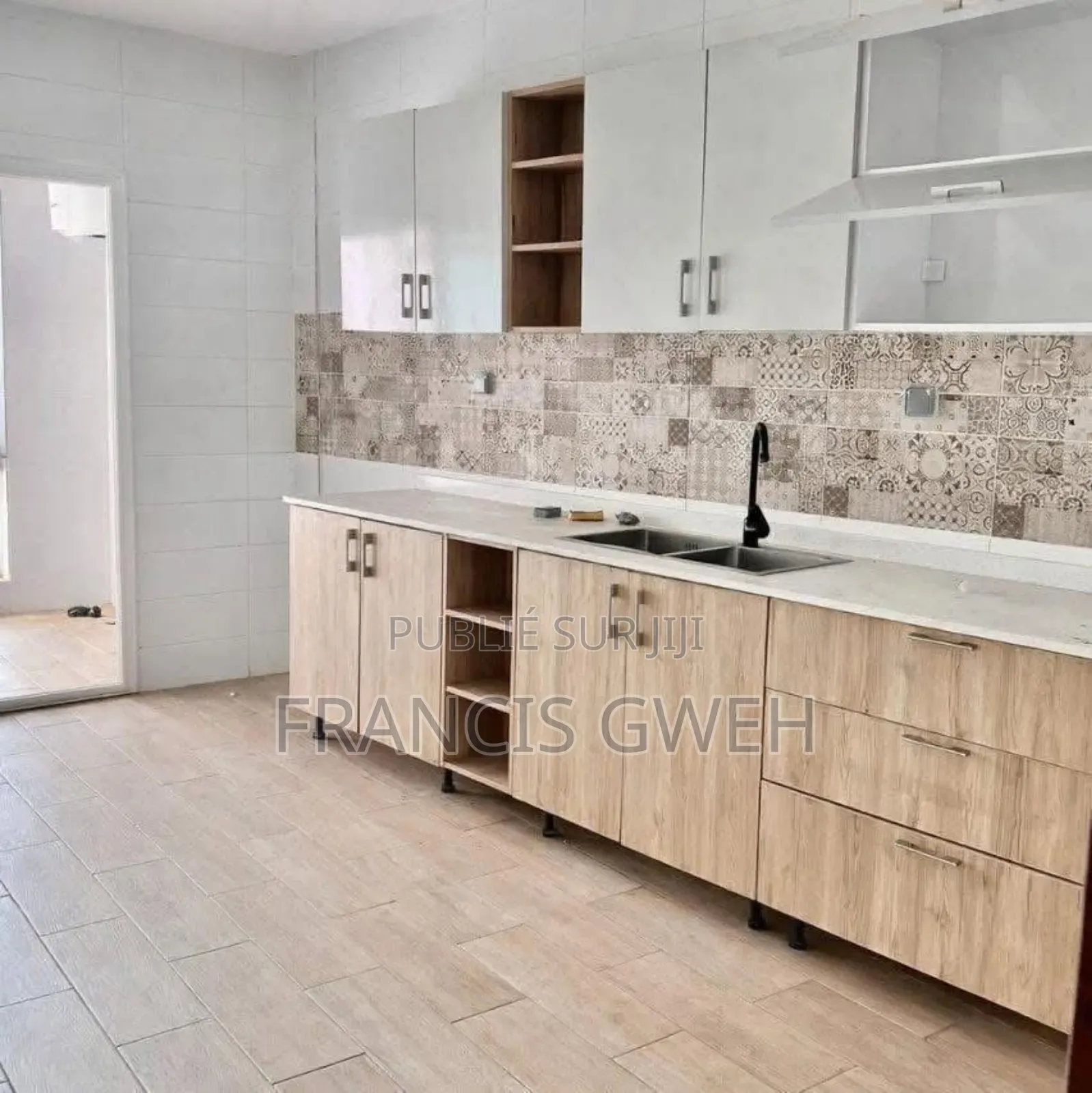3chbre Appartement dans Francis Gweh, Cocody à Louer