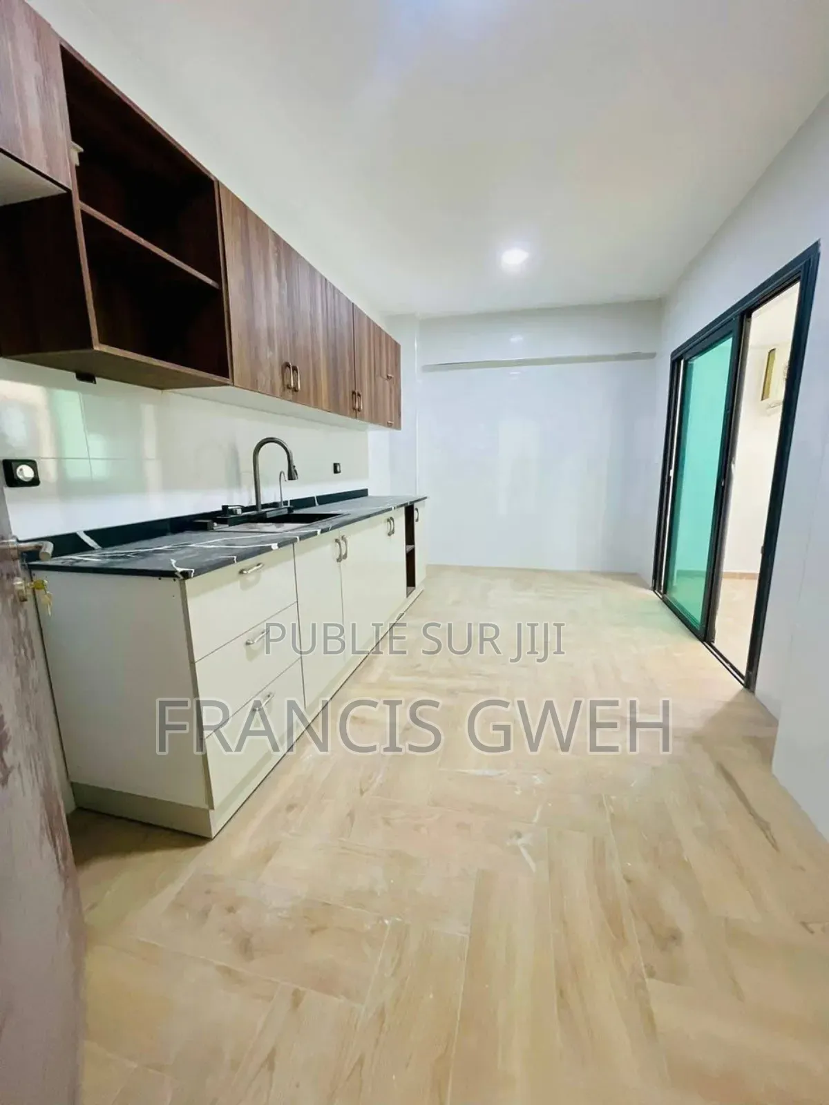 2chbre Appartement dans Francis Gweh, Cocody à Louer