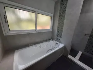 3chbre Appartement dans Francis Gweh, Cocody à Louer