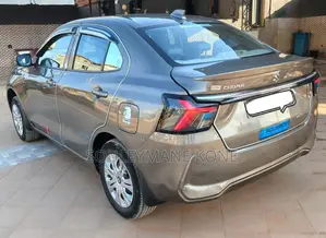 Suzuki Dzire 2025 Gris