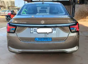 Suzuki Dzire 2025 Gris